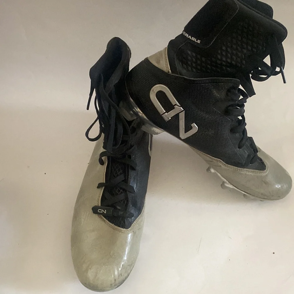 UNDER ARMOUR Spotlight Football Cleats Black Gray Size 11 GUC
